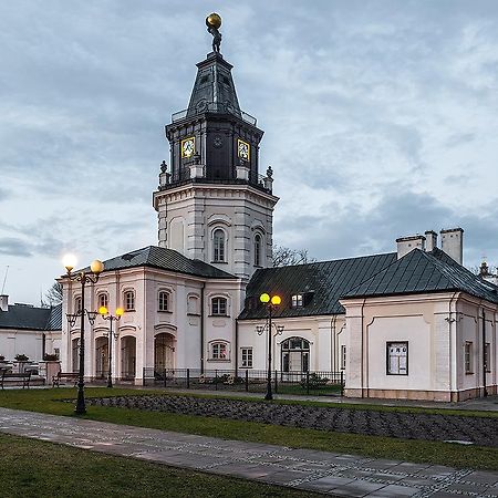 Hotel Garden Седльце Экстерьер фото